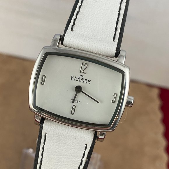 Skagen of Denmark Vintage Watch B&W Leather Strap